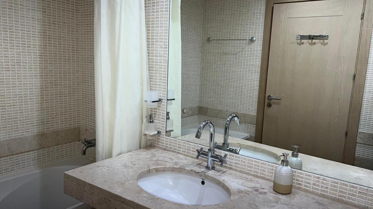 Sea Breeze Apartment เซซิมบรา ภายนอก รูปภาพ