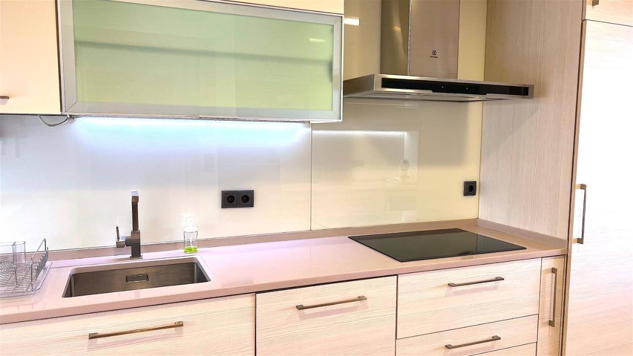 Sea Breeze Apartment เซซิมบรา ภายนอก รูปภาพ